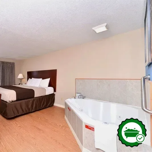 Hotels with jacuzzi in room in Saint Clairsville