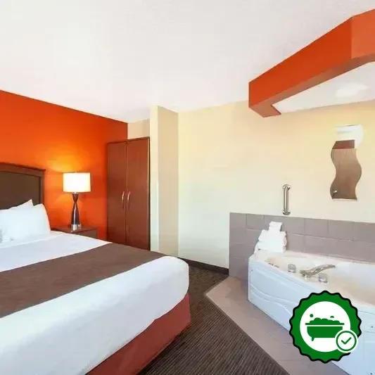 Hotels with jacuzzi in room in Saint Cloud
