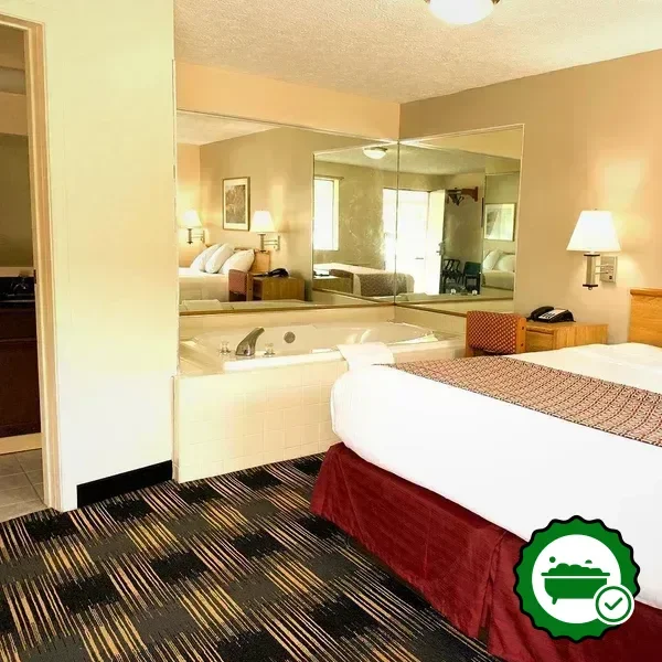 Hotels with jacuzzi in room in Sandusky