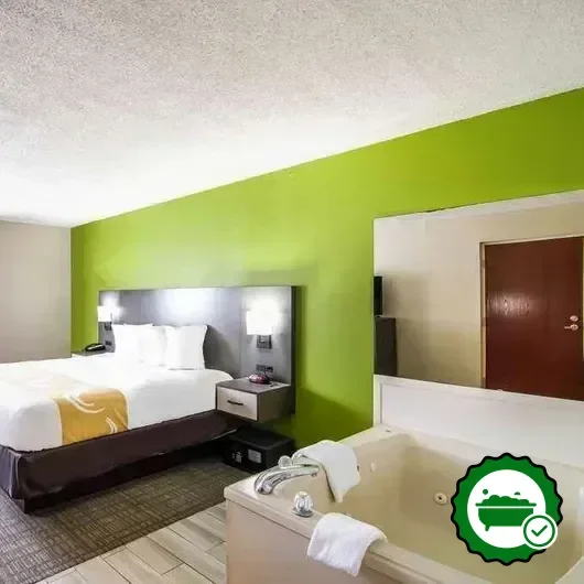 Hotels with jacuzzi in room in Saraland