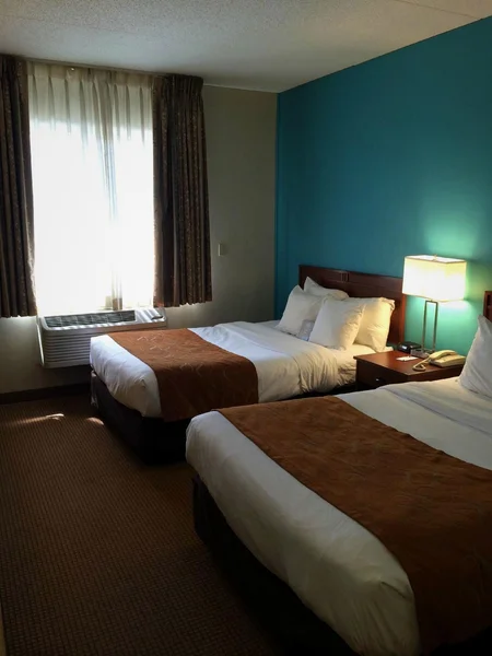 Hotels with jacuzzi in room in Schiller Park