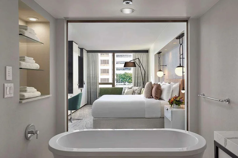 Hotels with jacuzzi in room in Seattle