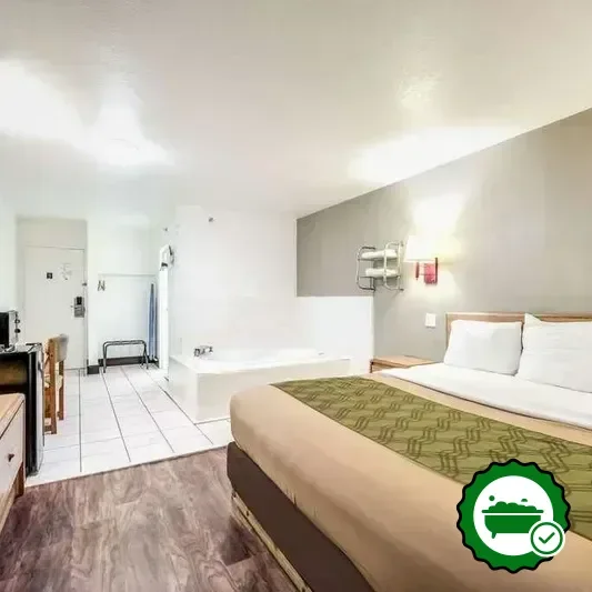 Hotels with jacuzzi in room in Sedalia