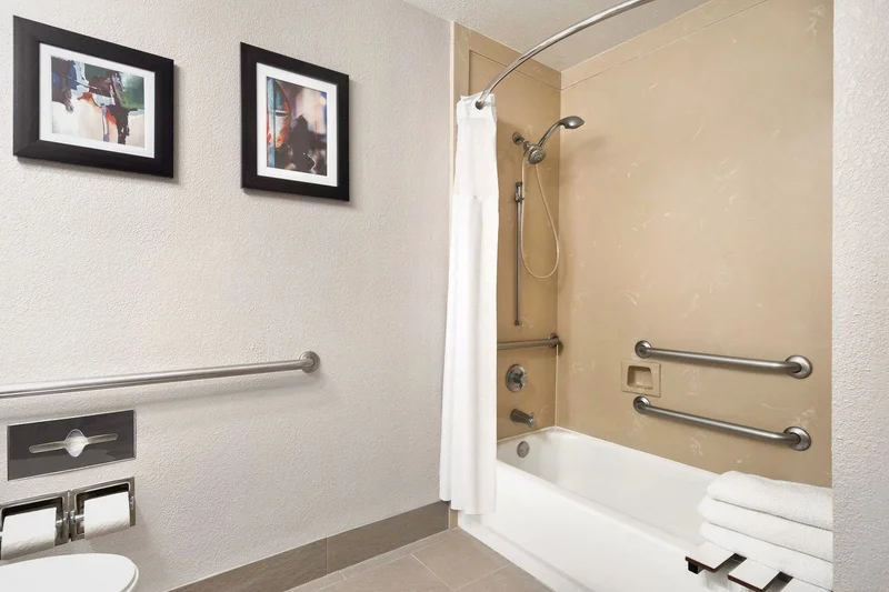 Hotels with jacuzzi in room in Shenandoah