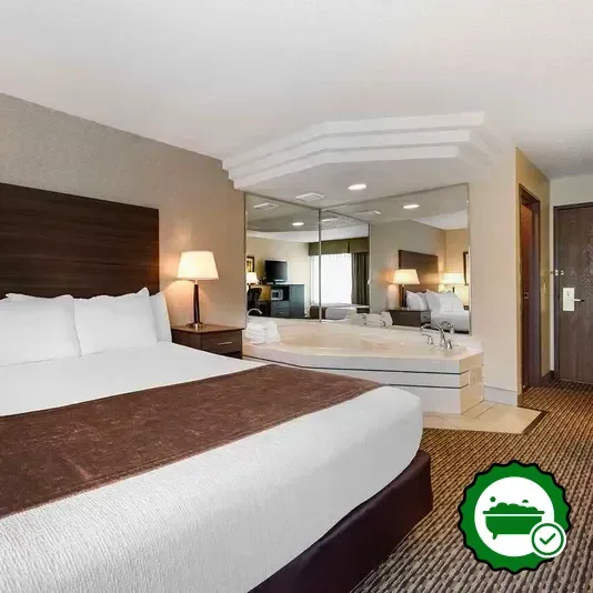 Hotels with jacuzzi in room in Spooner