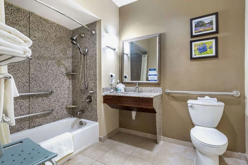 Hotels with jacuzzi in room in Spring