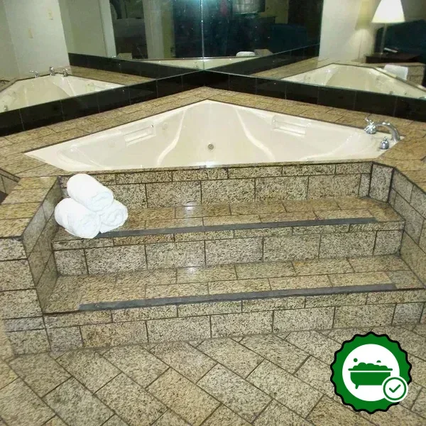 Hotels with jacuzzi in room in St Marys