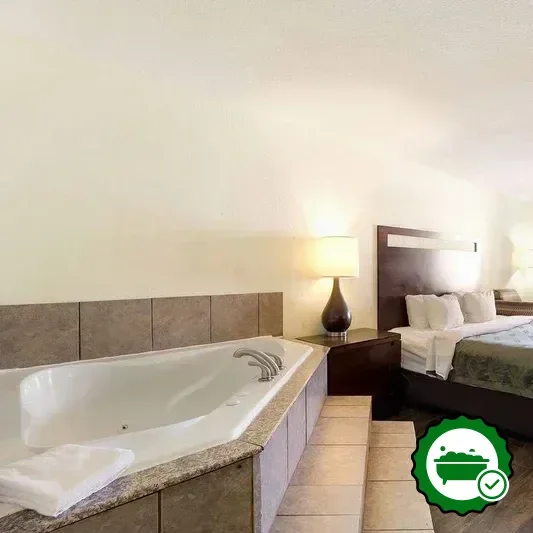 Hotels with jacuzzi in room in Statesboro
