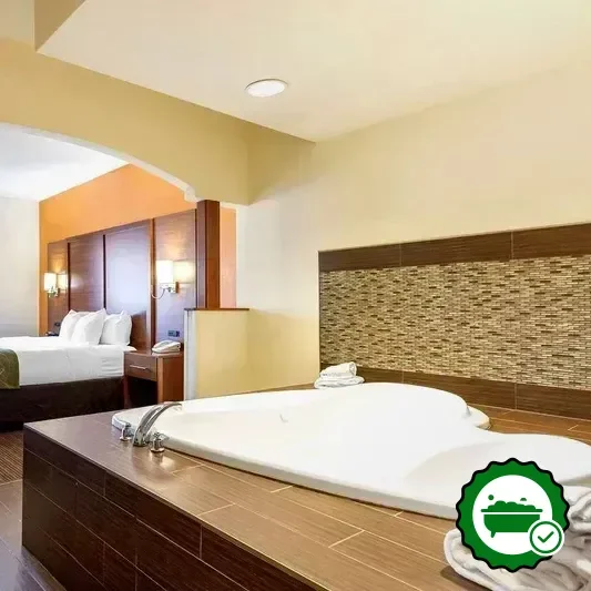Hotels with jacuzzi in room in Stevensville