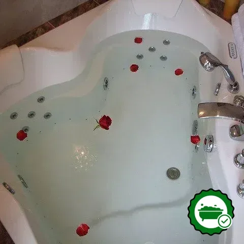 Hotels with jacuzzi in room in Stroudsburg