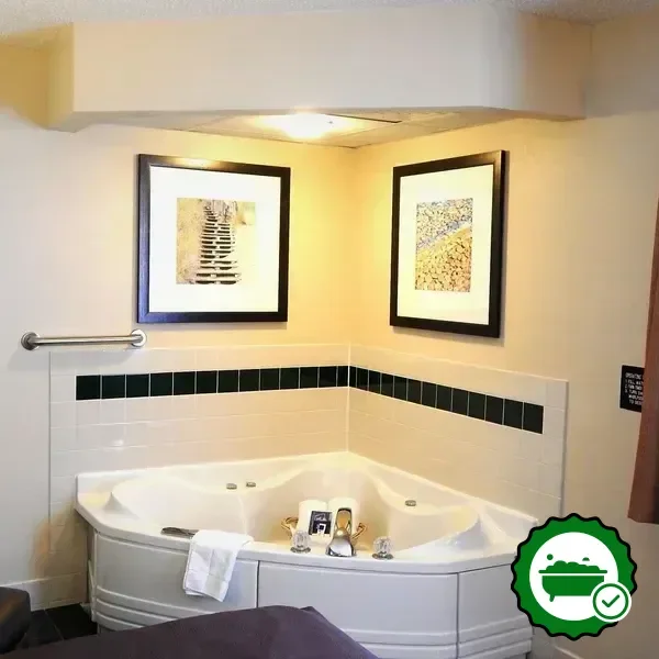 Hotels with jacuzzi in room in Sturgeon Bay
