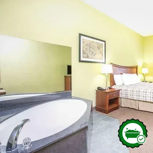 Hotels with jacuzzi in room in Swainsboro