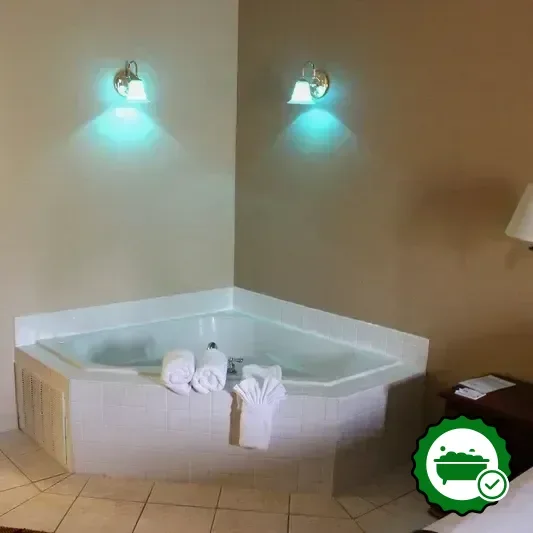 Hotels with jacuzzi in room in Thomasville