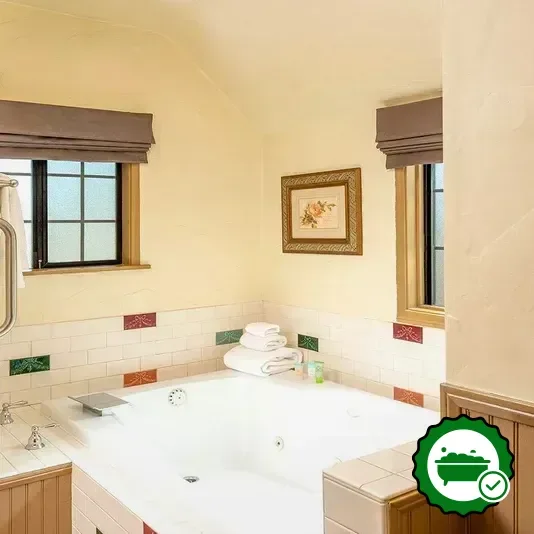 Hotels with jacuzzi in room in Ventura
