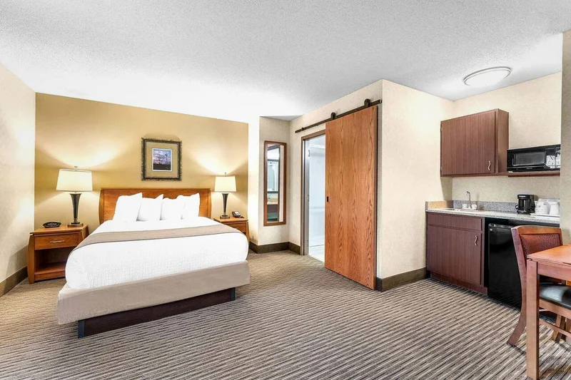 Hotels with jacuzzi in room in Vermillion