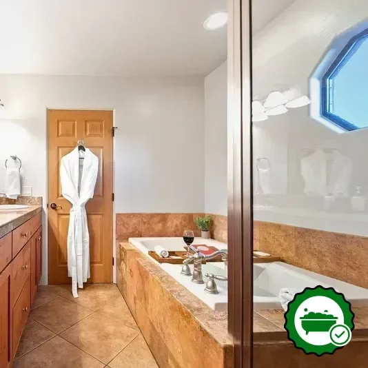 Hotels with jacuzzi in room in Village Of Oak Creek