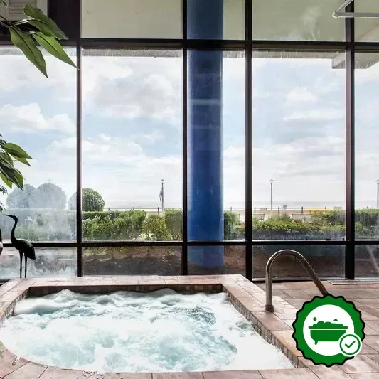 Hotels with jacuzzi in room in Virginia Beach
