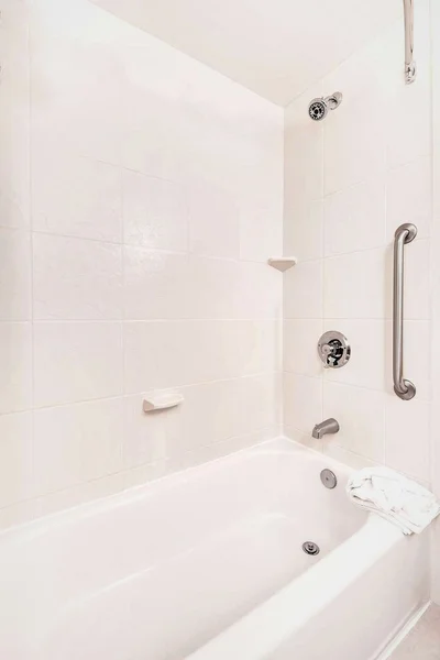 Hotels with jacuzzi in room in Waldorf