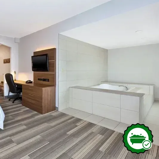 Hotels with jacuzzi in room in Warminster