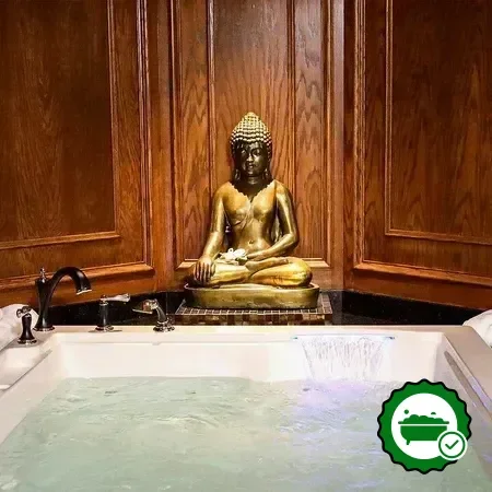 Hotels with jacuzzi in room in Warren