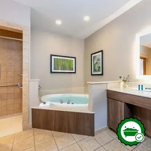 Hotels with jacuzzi in room in Waterbury