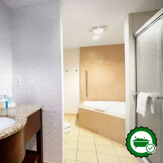 Hotels with jacuzzi in room in Watertown