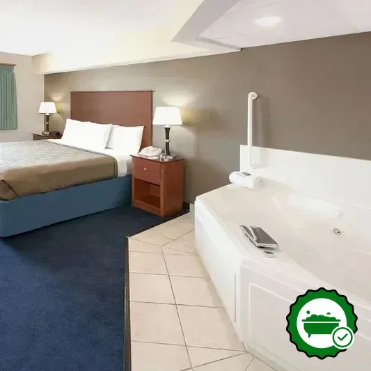 Hotels with jacuzzi in room in Webster City