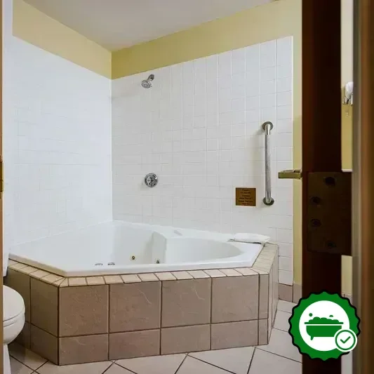 Hotels with jacuzzi in room in West Chester