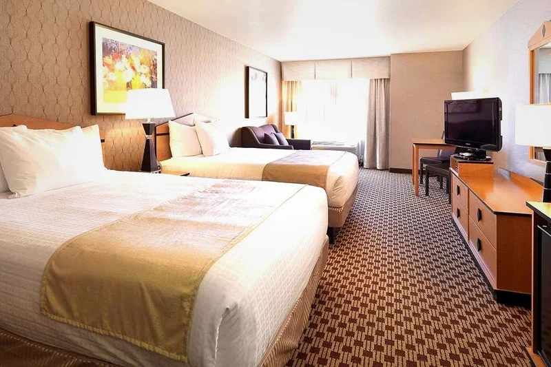 Hotels with jacuzzi in room in West Valley City
