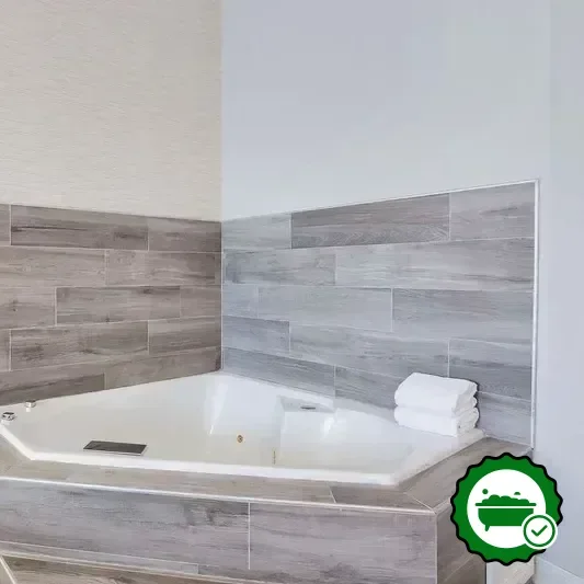 Hotels with jacuzzi in room in White House
