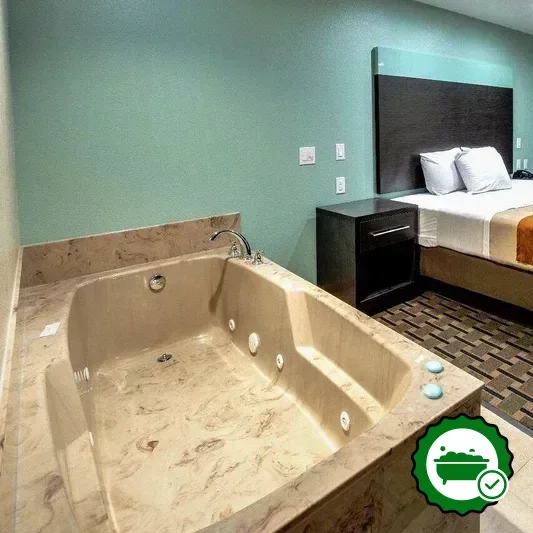 Hotels with jacuzzi in room in White Settlement