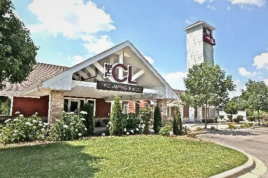 Hotels with jacuzzi in room in Willowbrook