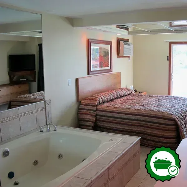 Hotels with jacuzzi in room in Wisconsin Dells