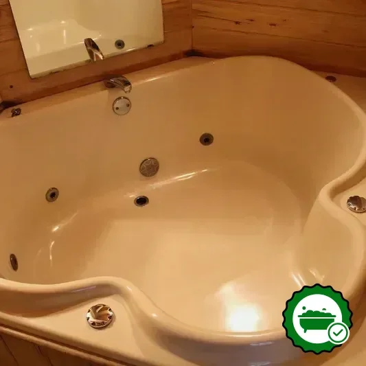 In-room jacuzzi at Cedar Lodge & Settlement in Wisconsin Dells