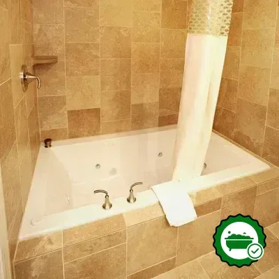 Hotels with jacuzzi in room in Woods Cross