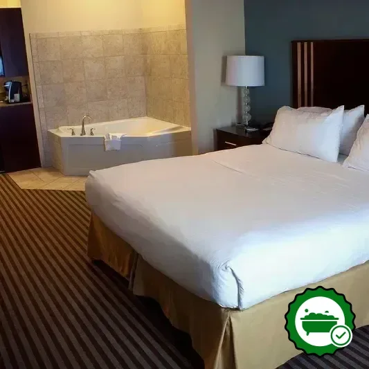Hotels with jacuzzi in room in Youngstown